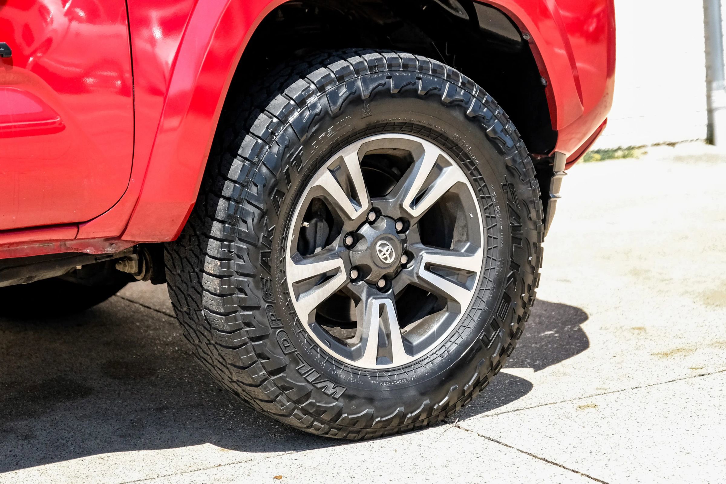 Used 2018 Toyota Tacoma TRD Sport w/ Technology Package RWD image 49