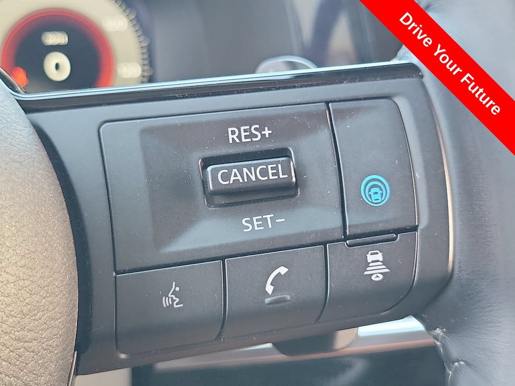 Used 2022 Nissan Pathfinder Platinum w/ Cargo Package FWD image 6