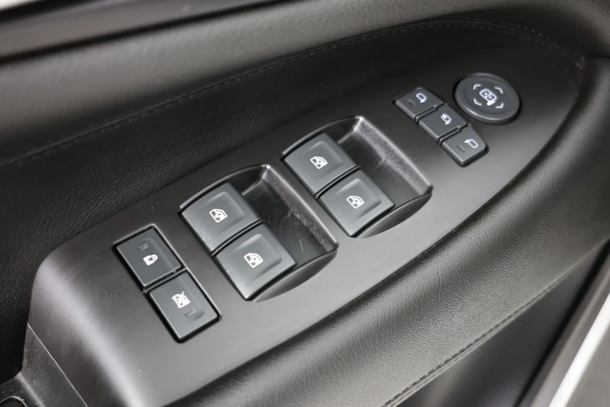 Used 2020 Cadillac Escalade Luxury AWD/4WD image 25