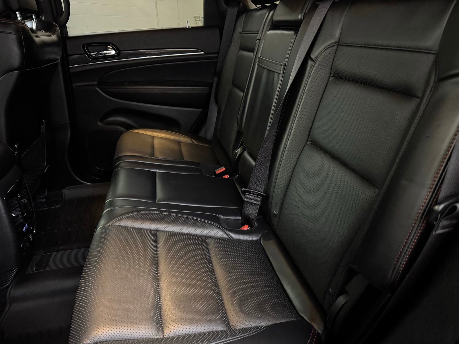 Used 2021 Jeep Grand Cherokee Trailhawk w/ Trailhawk Luxury Group AWD/4WD image 12