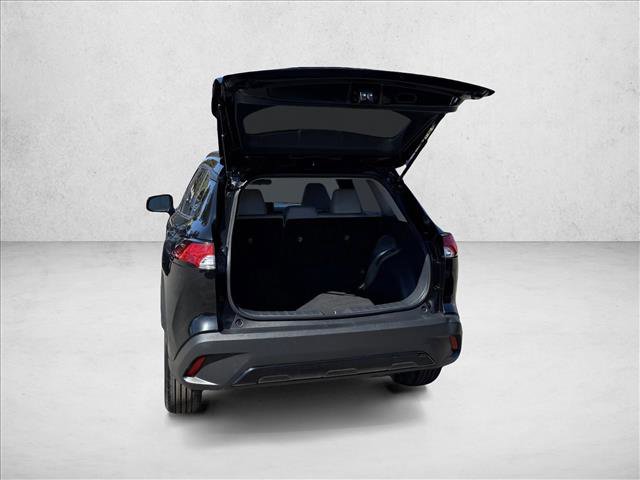 Used 2022 Toyota Corolla Cross LE image 7