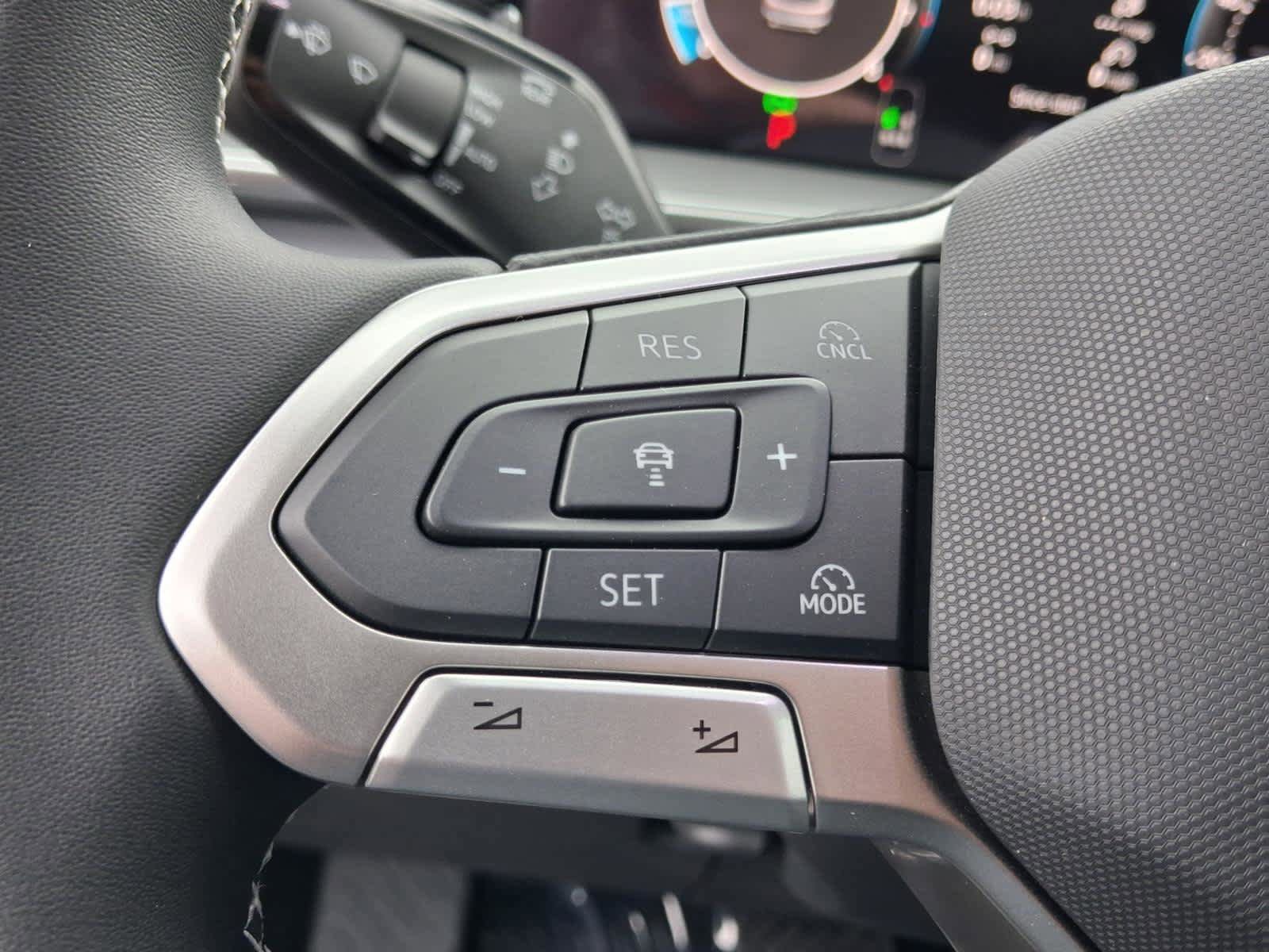 New 2026 Volkswagen Tiguan SE AWD/4WD image 22