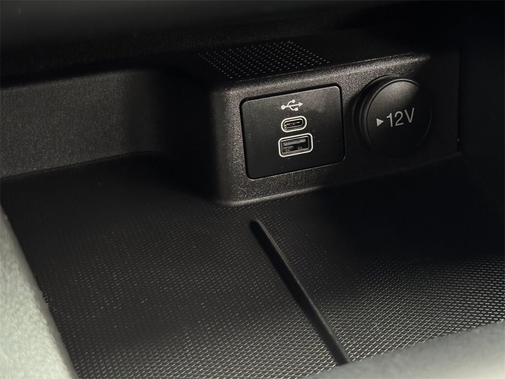 Used 2025 Ford Escape ST-Line image 30