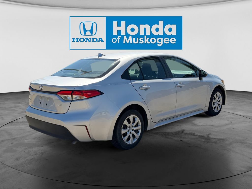 Used 2025 Toyota Corolla LE FWD image 5