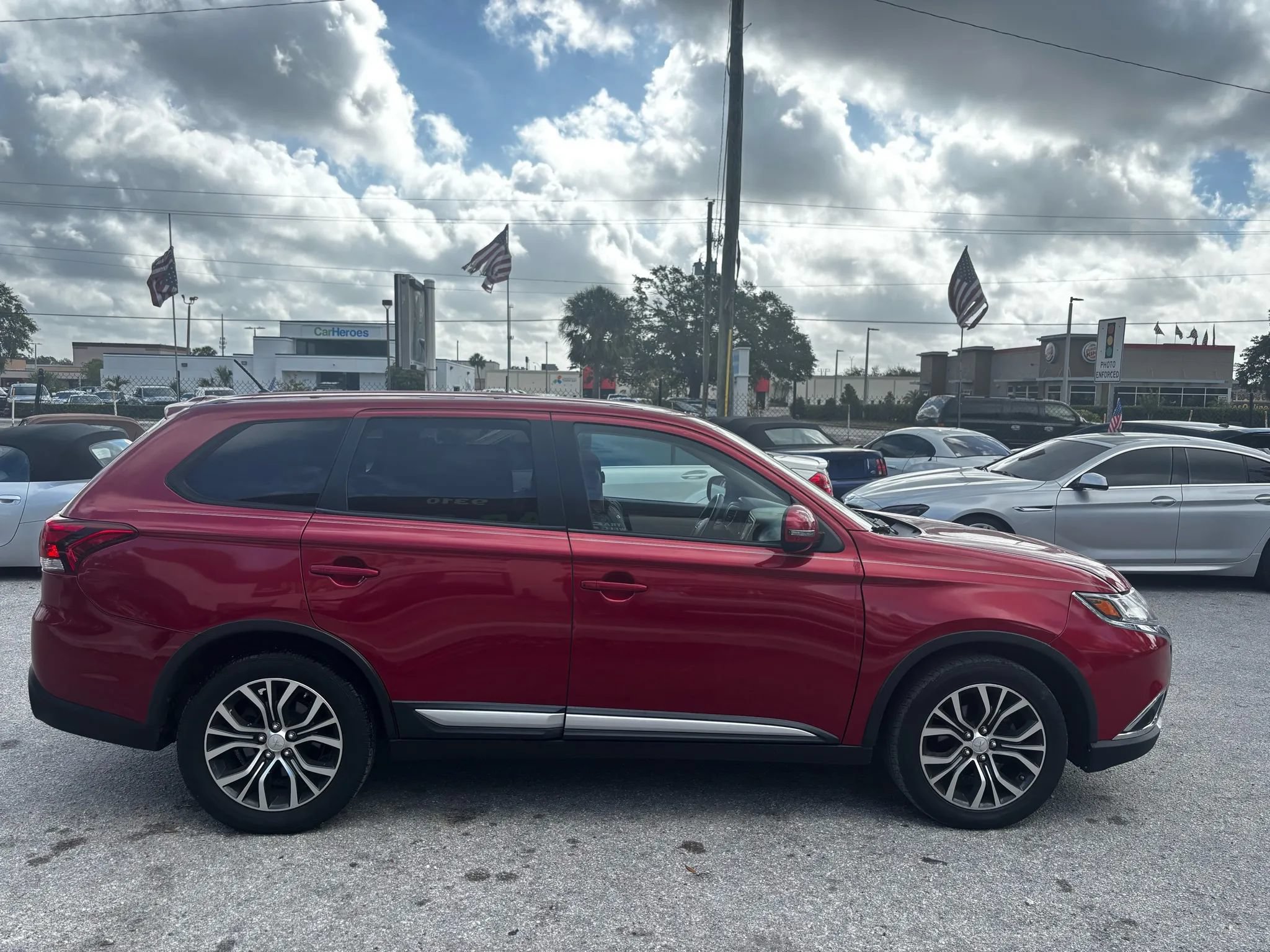 Used 2016 Mitsubishi Outlander SE FWD image 4