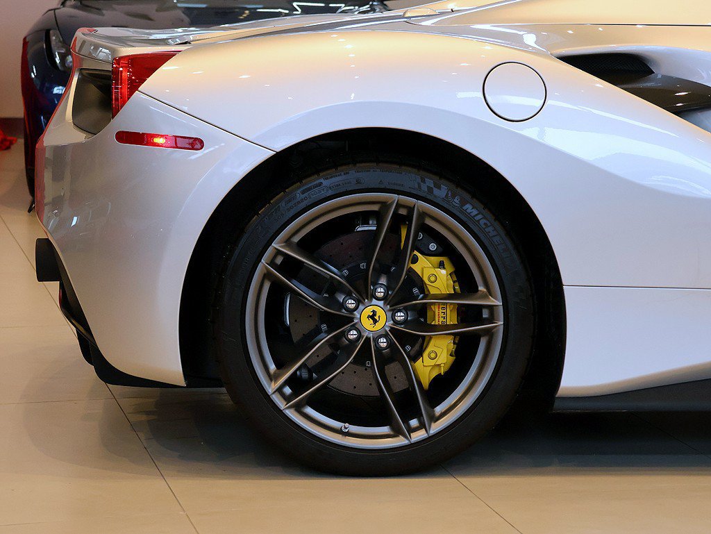 Certified 2018 Ferrari 488 Spider RWD image 49