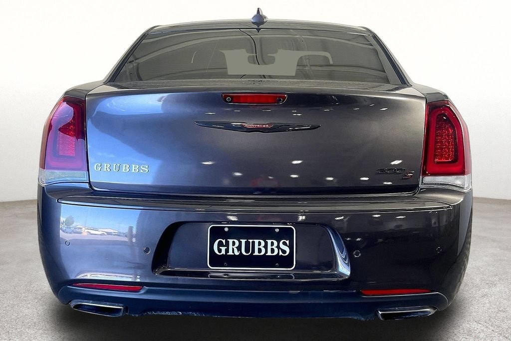 Used 2023 Chrysler 300 S RWD image 5