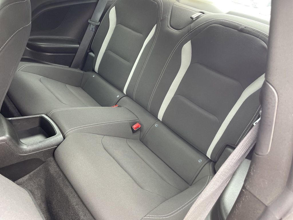 Used 2018 Chevrolet Camaro LT w/ Technology Package RWD image 21