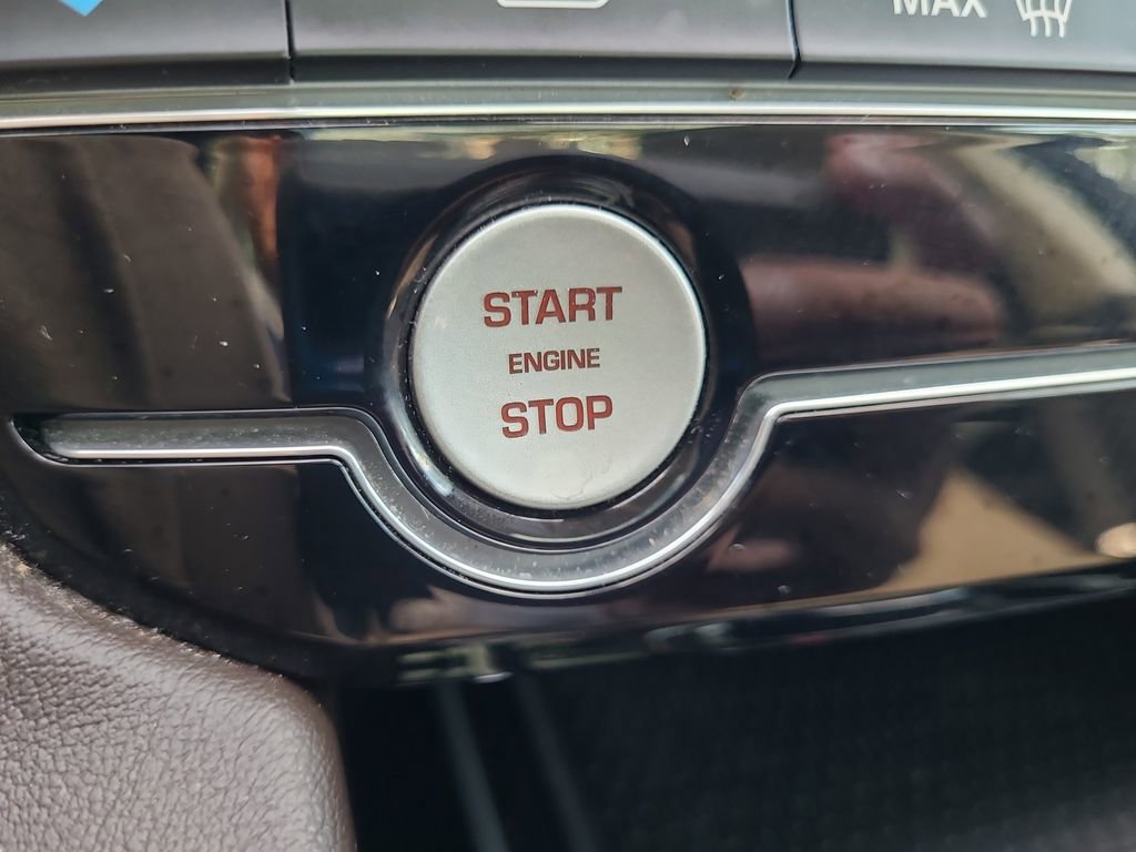 Used 2020 Jaguar F-PACE Prestige image 27