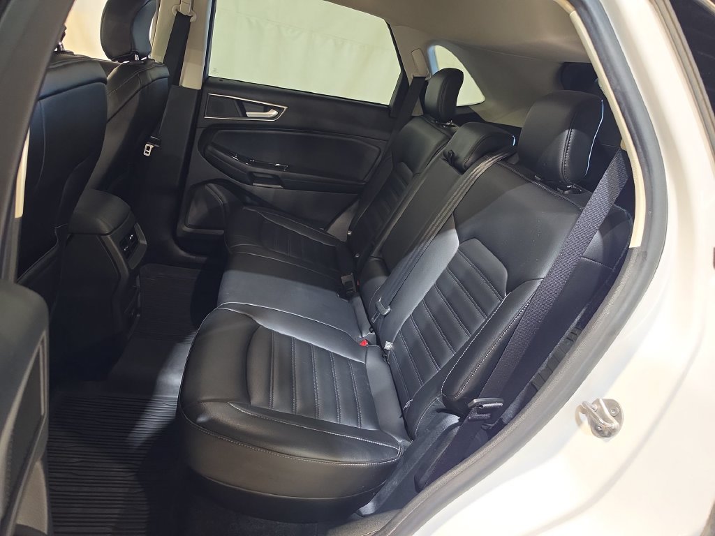 Used 2019 Ford Edge SEL w/ Equipment Group 201A AWD/4WD image 23