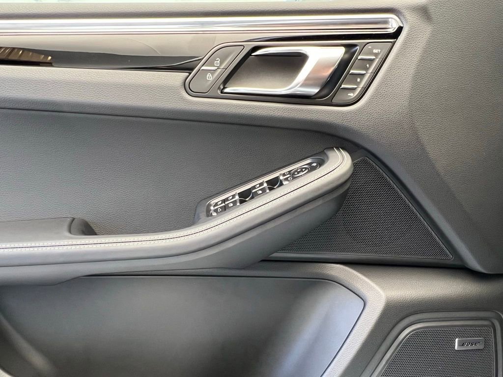 New 2026 Porsche Macan Turbo image 19