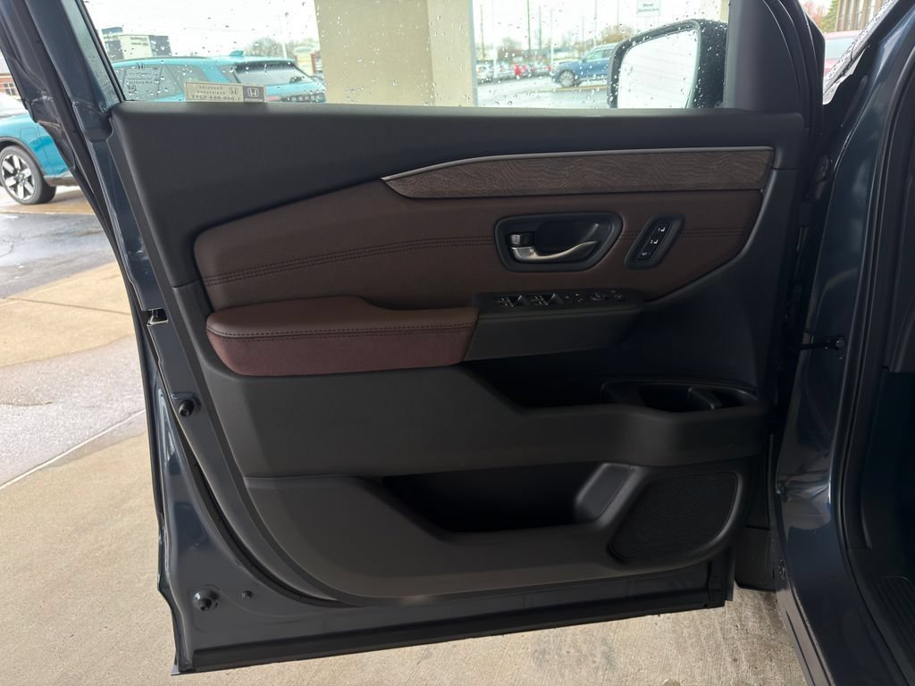 Used 2026 Honda Pilot Elite image 18