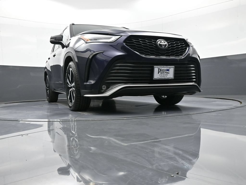 Used 2021 Toyota Highlander XSE AWD/4WD image 30