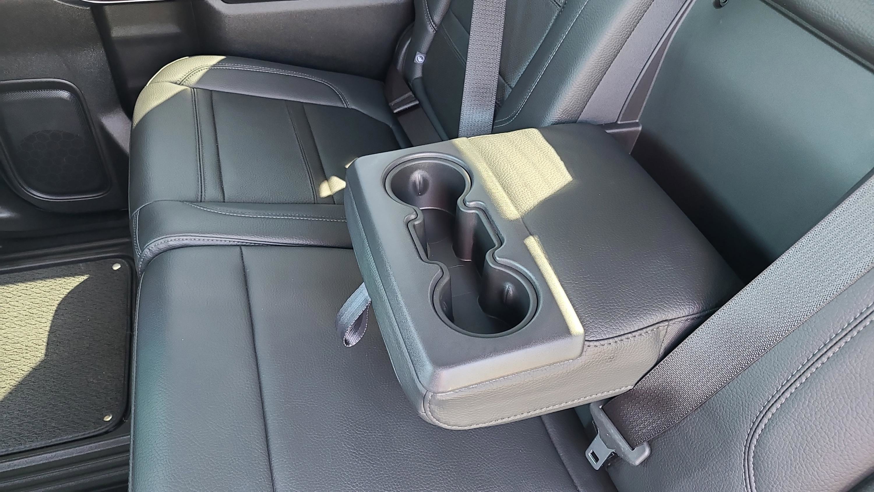 Used 2023 GMC Sierra 2500 Denali w/ Denali Black Diamond Edition AWD/4WD image 18