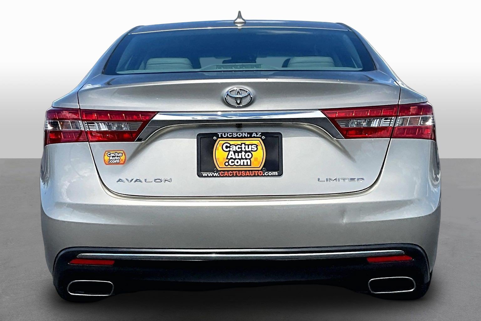 Used 2016 Toyota Avalon Limited w/ Toyota Safety Sense Package FWD image 4