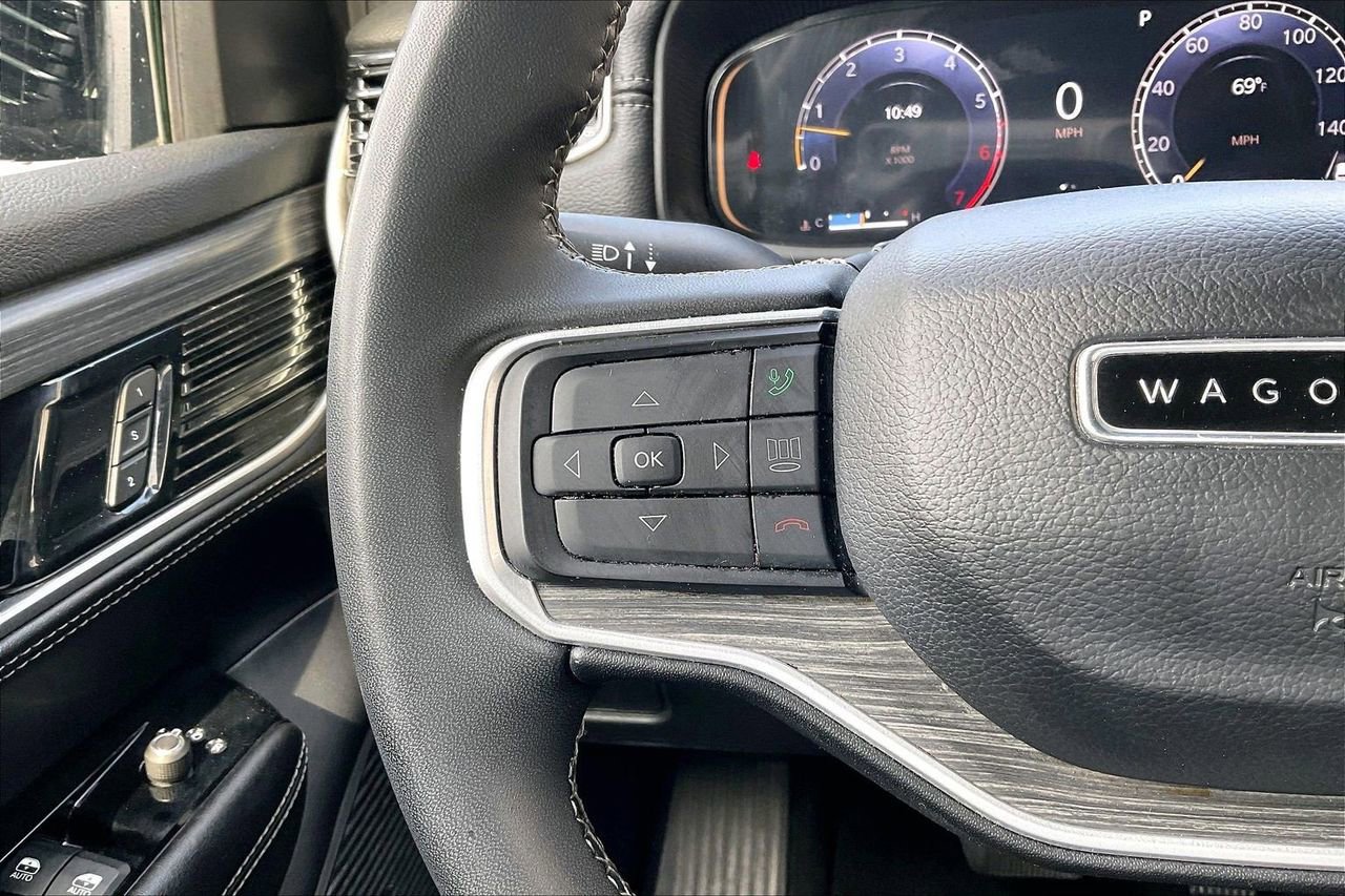 Certified 2024 Jeep Wagoneer Series II w/ Flexible Seating Group AWD/4WD image 31