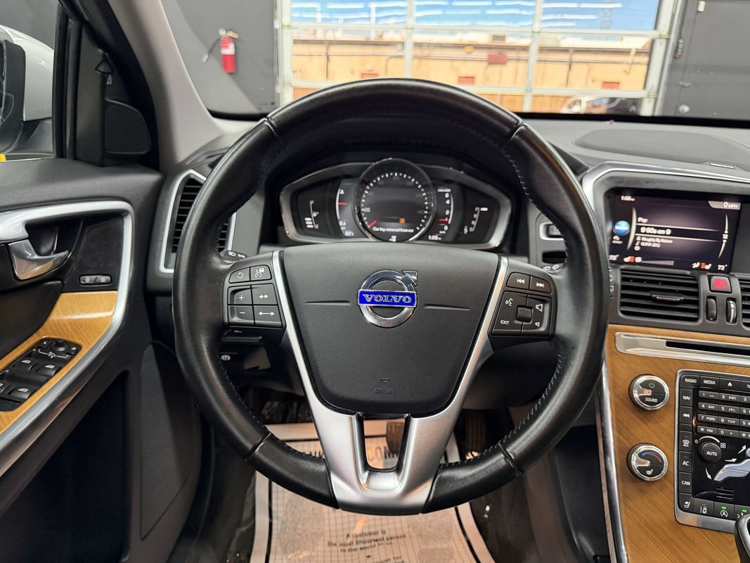 Used 2017 Volvo XC60 T5 Inscription w/ Advanced Package AWD/4WD image 35