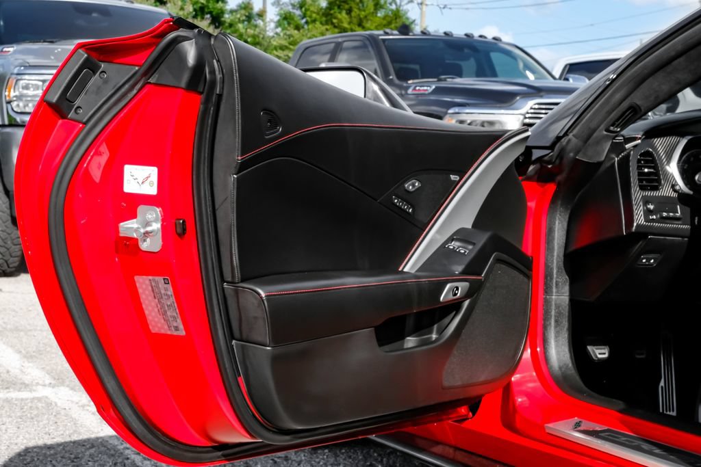 Used 2016 Chevrolet Corvette Z06 w/ 3LZ Preferred Equipment Group RWD image 39