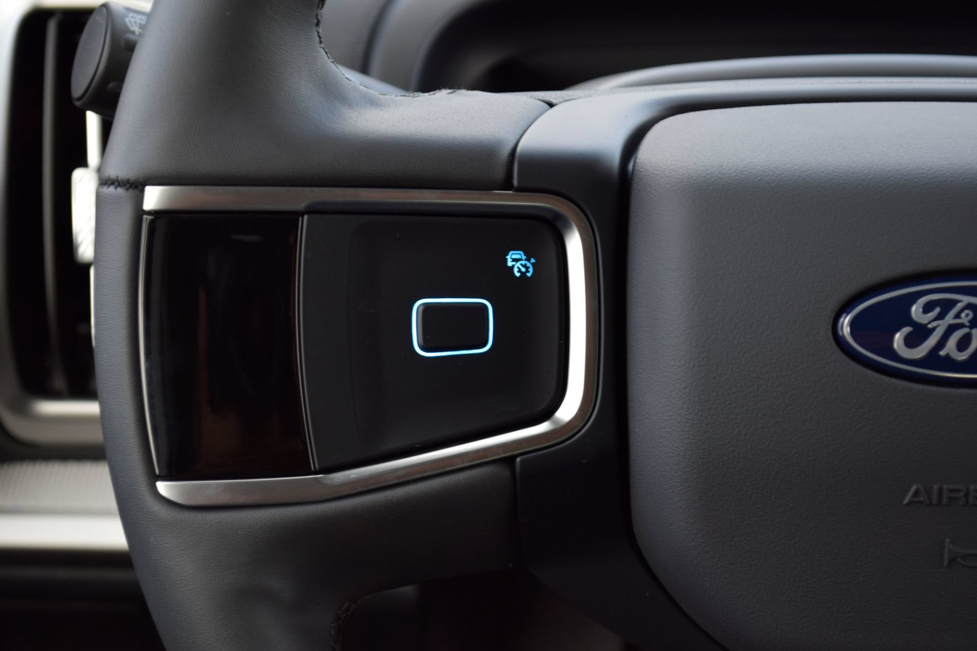 New 2026 Ford Expedition Active RWD image 7