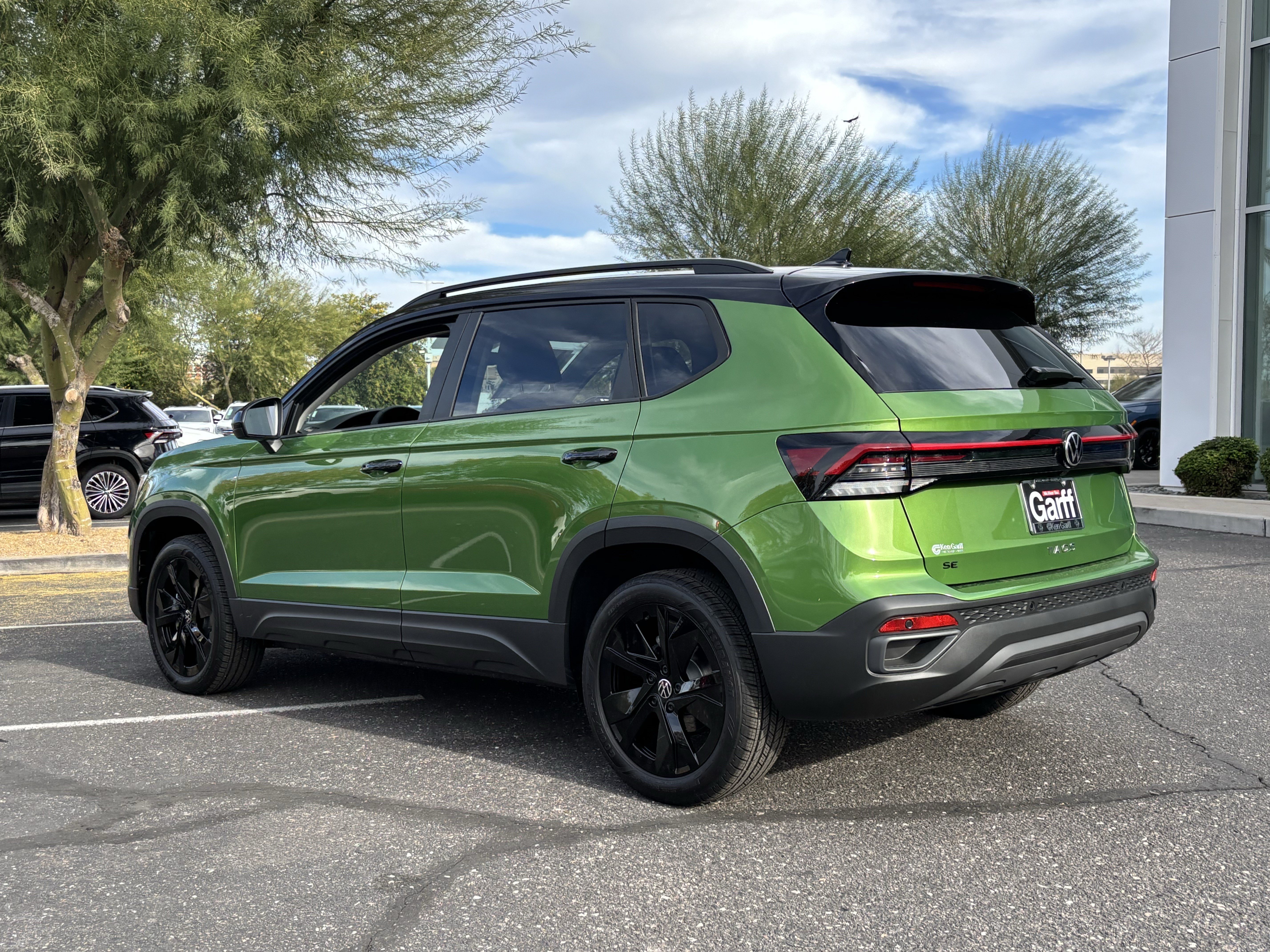 New 2026 Volkswagen Taos SE FWD image 2