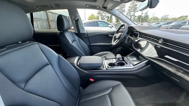 Used 2023 Audi Q8 Premium Plus w/ Premium Plus Package AWD/4WD image 4
