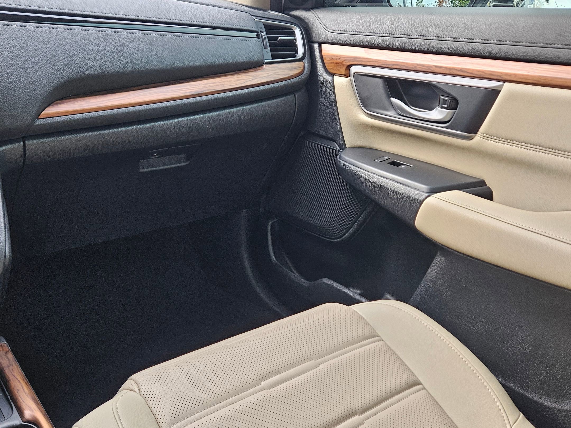 Used 2022 Honda CR-V Touring image 11