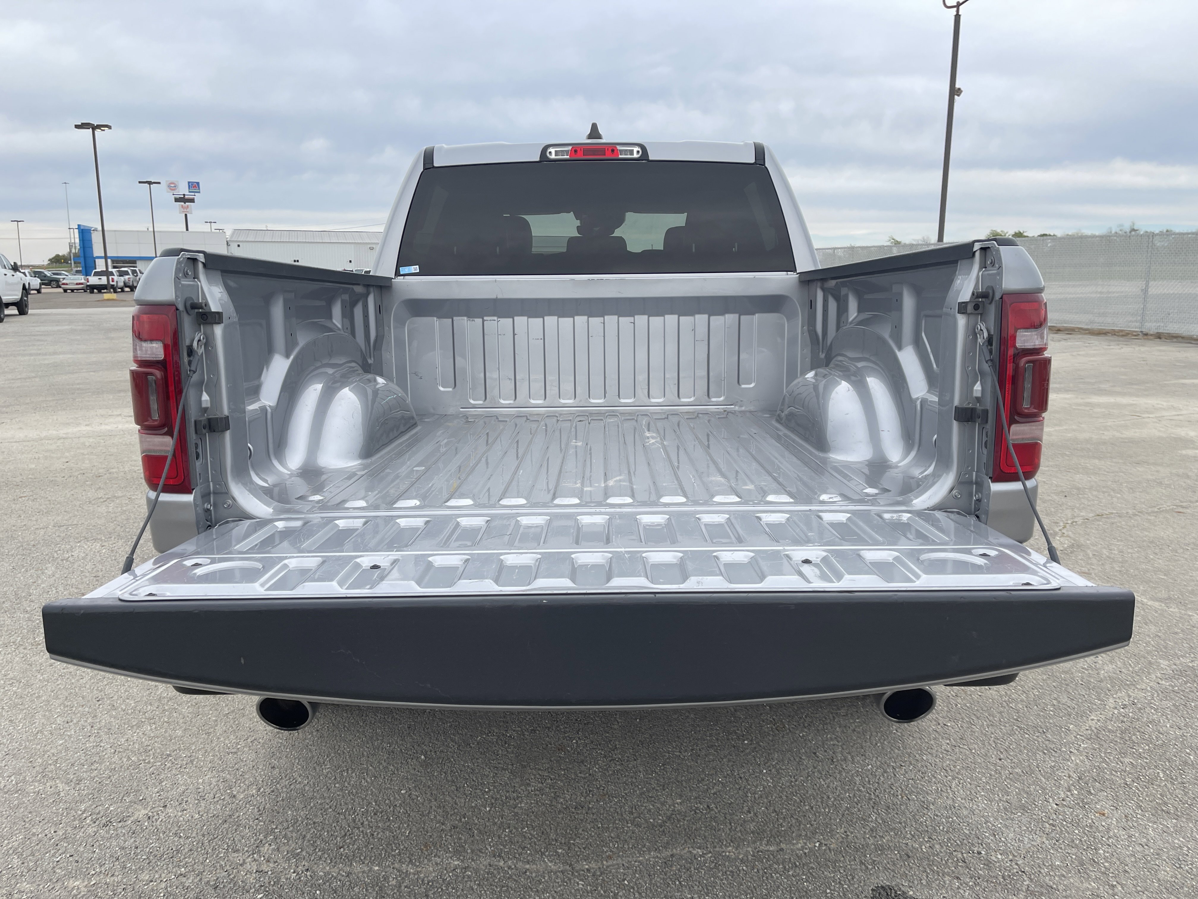 Used 2024 RAM 1500 Laramie image 14