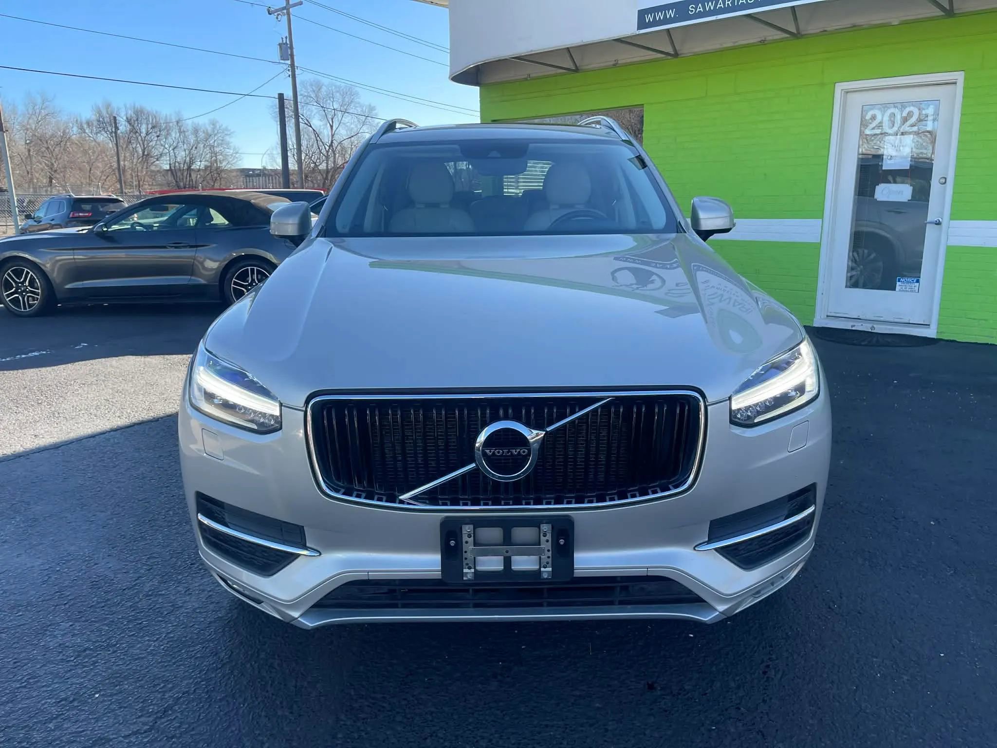 Used 2016 Volvo XC90 T6 Momentum w/ Momentum Plus Package image 2