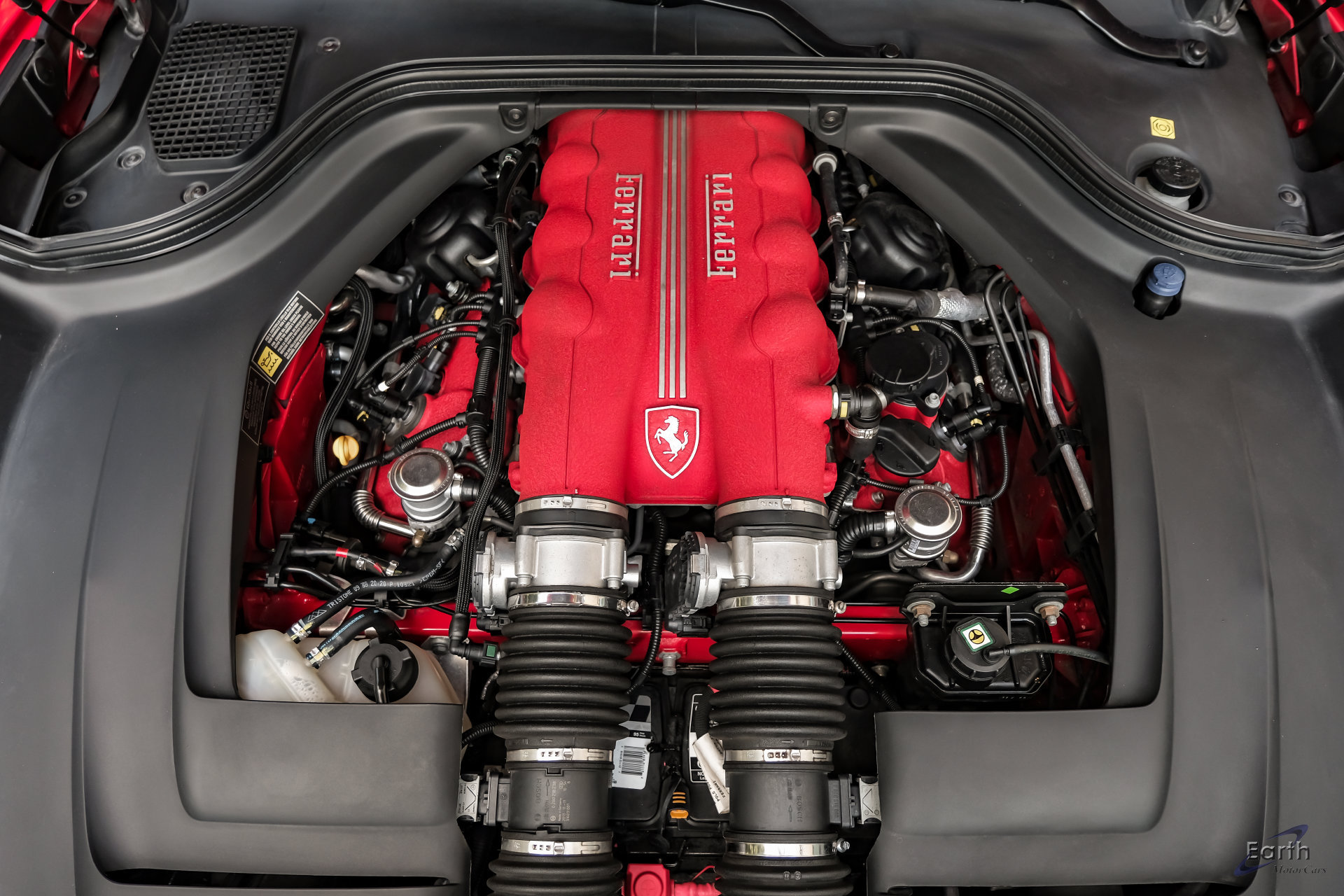 Used 2014 Ferrari California RWD image 4