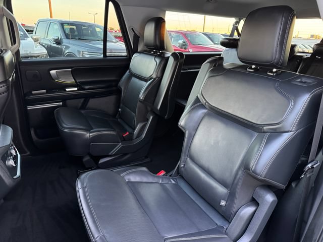 Used 2025 Ford Expedition Max Platinum w/ Driver's Package AWD/4WD image 16