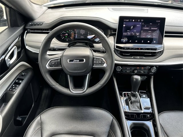 Used 2024 Jeep Compass Limited image 10