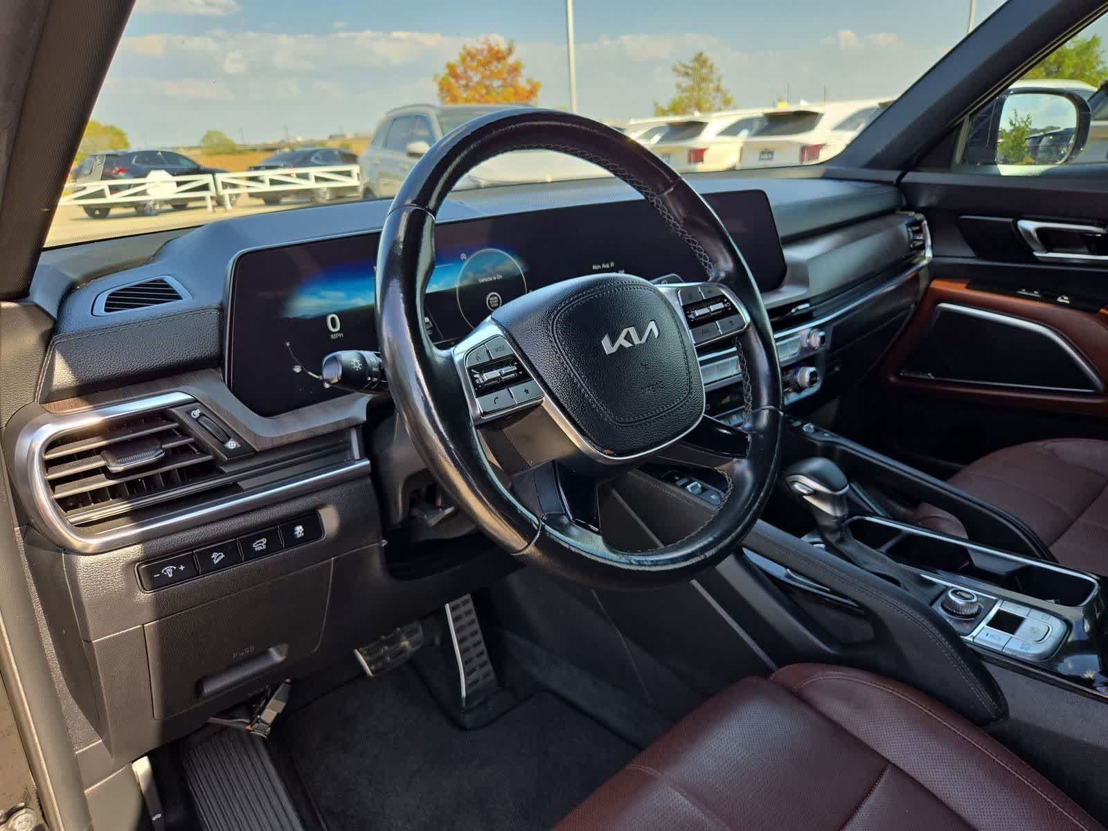 Used 2023 Kia Telluride SX AWD/4WD image 2