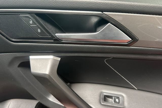 Certified 2022 Volkswagen Tiguan SE image 23