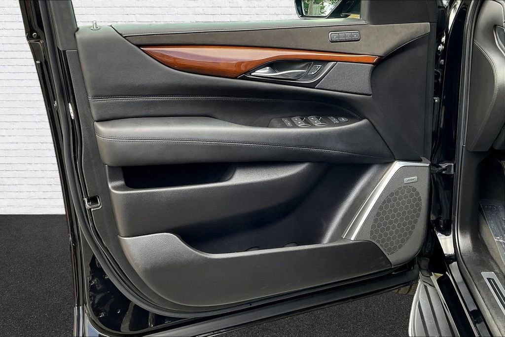 Used 2019 Cadillac Escalade Luxury RWD image 20
