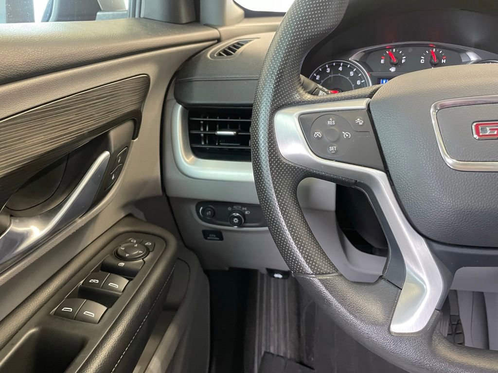 Used 2022 GMC Terrain SLE w/ Driver Convenience Package FWD image 12