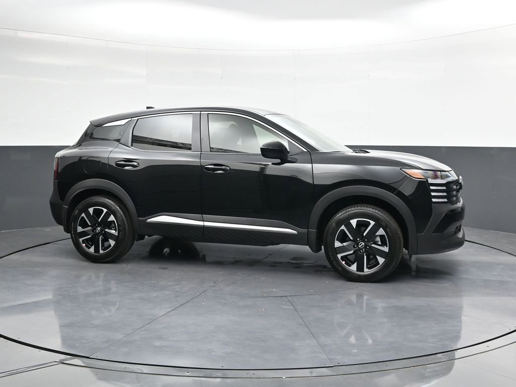 Certified 2025 Nissan Kicks SV image 3