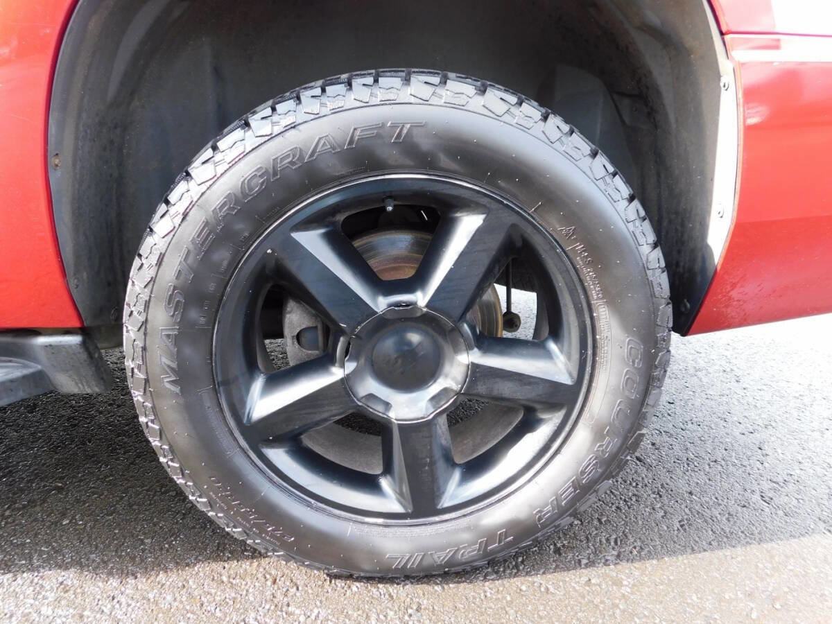 Used 2014 Chevrolet Suburban LTZ image 26