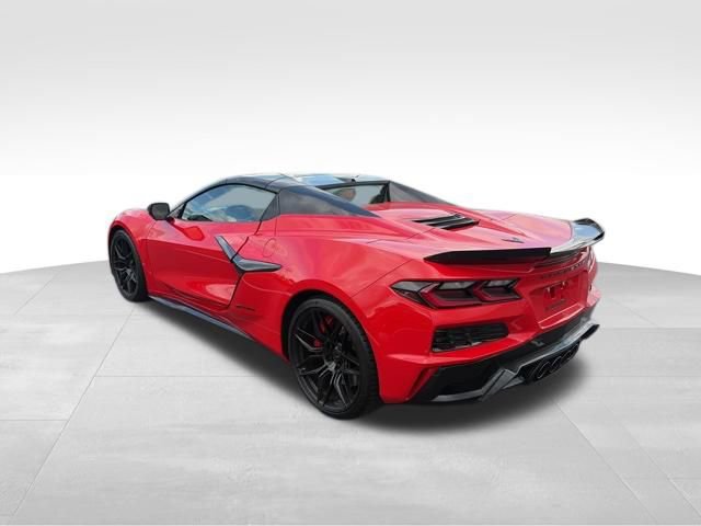 Used 2026 Chevrolet Corvette Z06 w/ Stealth Interior Trim Package RWD image 4