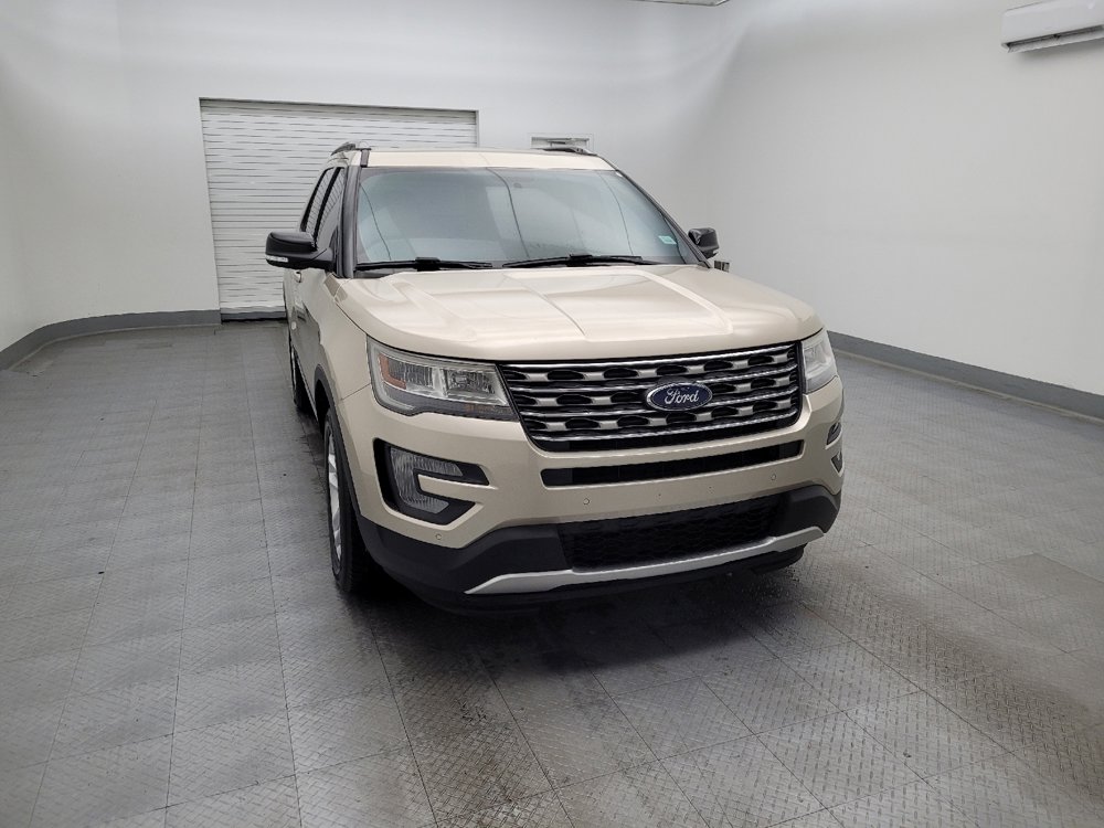 Used 2017 Ford Explorer XLT w/ Equipment Group 202A image 14