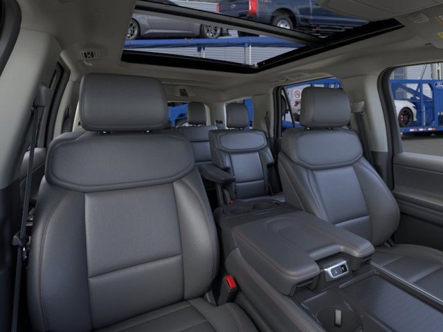 New 2025 Ford Expedition Active image 10