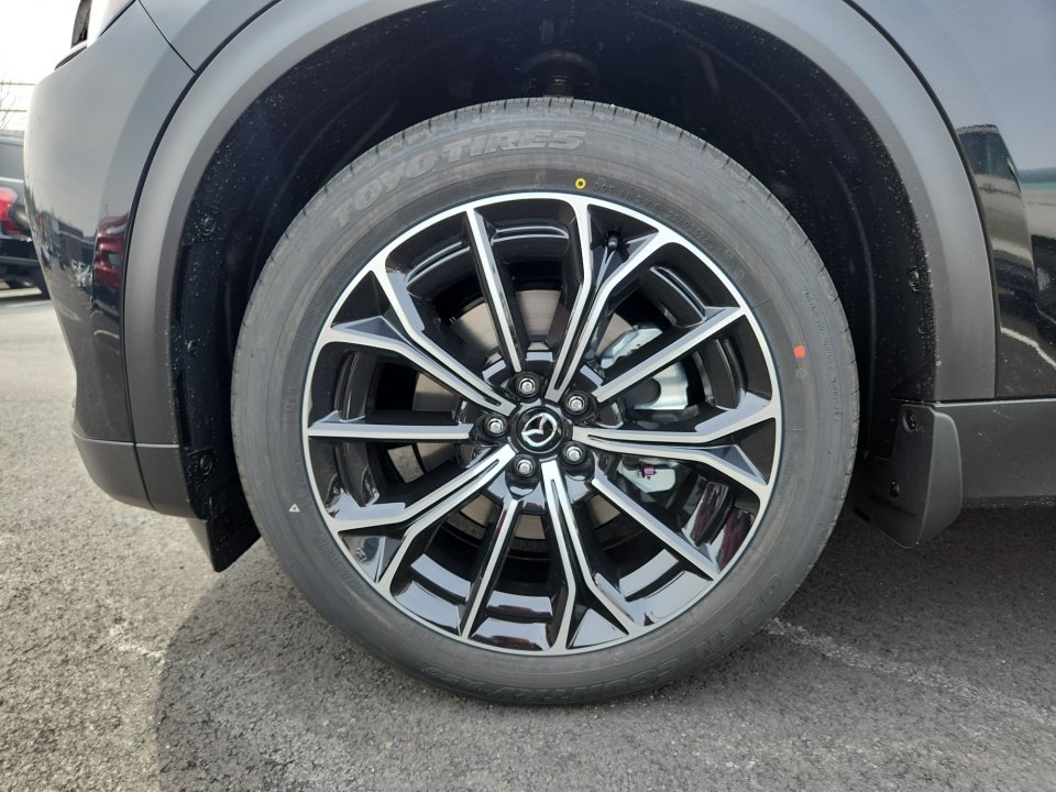 New 2025 MAZDA CX-70 Plug-In Hybrid w/ Premium Plus AWD/4WD image 27
