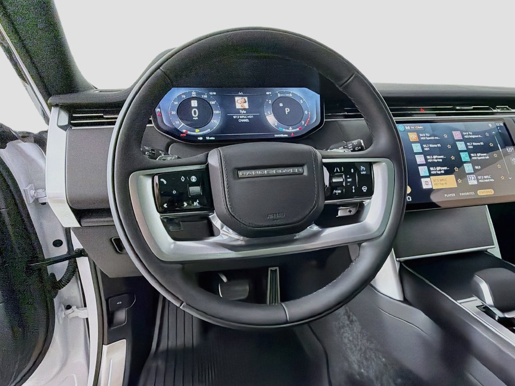 New 2026 Land Rover Range Rover Long Wheelbase SE AWD/4WD image 11