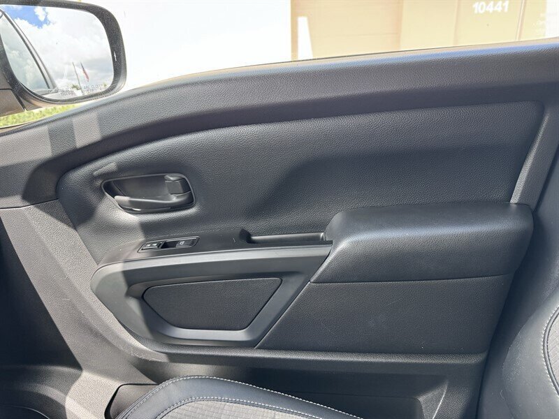 Used 2017 Nissan Titan S RWD image 10