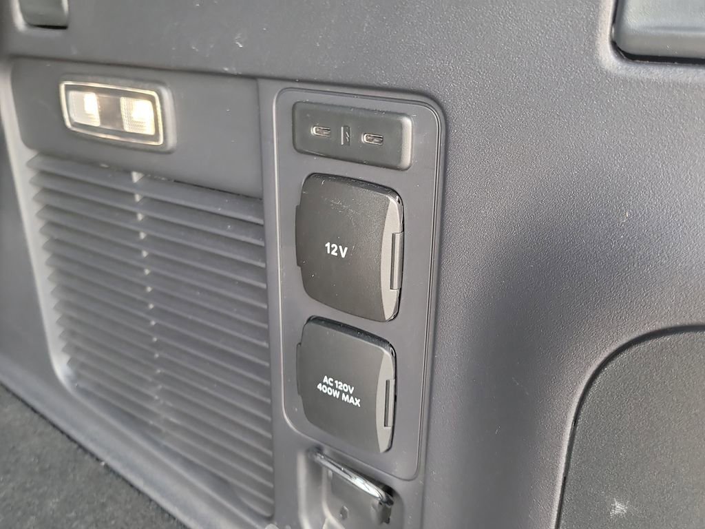 Used 2025 Lincoln Navigator Reserve w/ Jet Appearance Package image 10