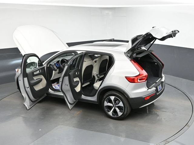 Used 2025 Volvo XC40 B5 Plus AWD/4WD image 48