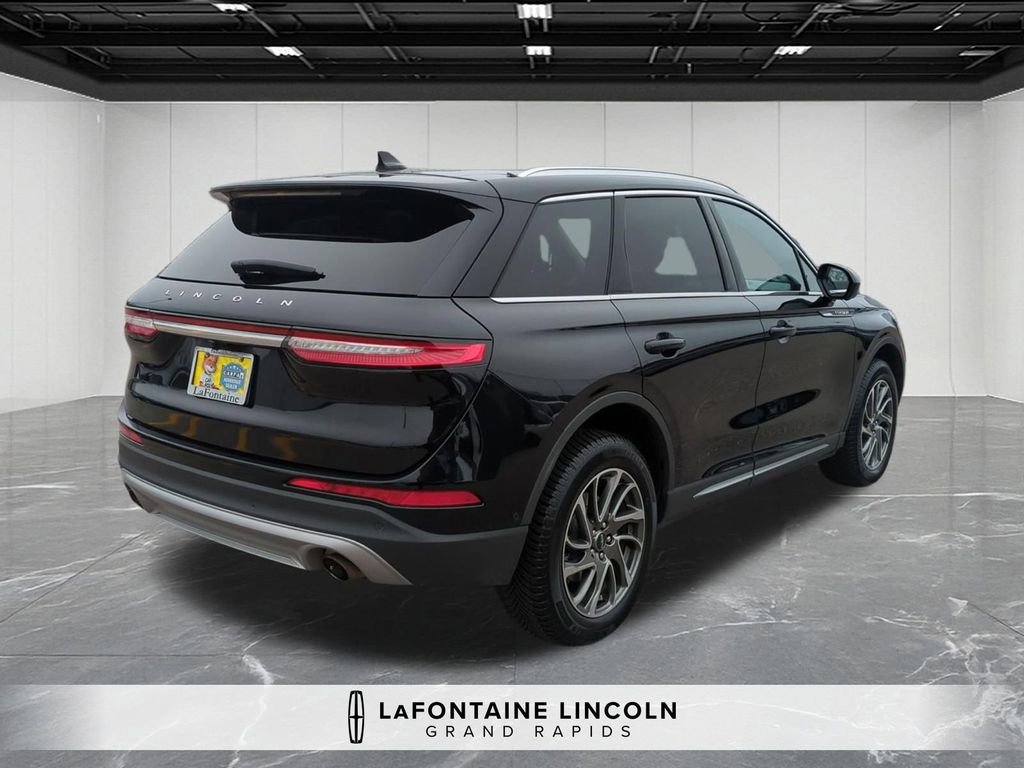 Certified 2021 Lincoln Corsair AWD image 5