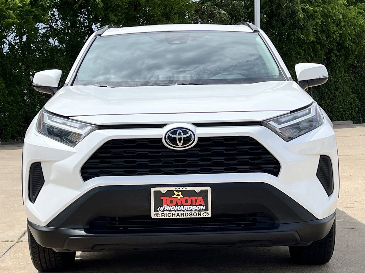 Used 2025 Toyota RAV4 XLE w/ Convenience Package FWD image 7