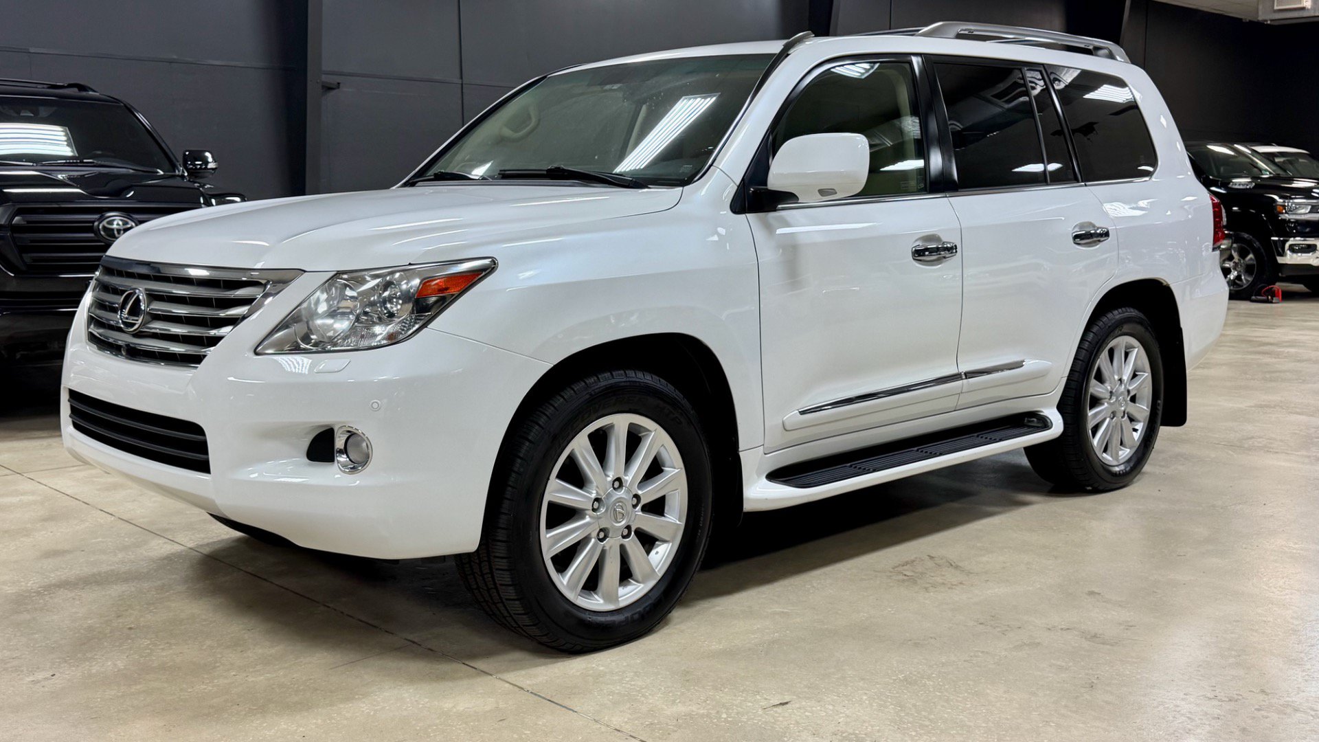Used 2009 Lexus LX 570 4WD image 12