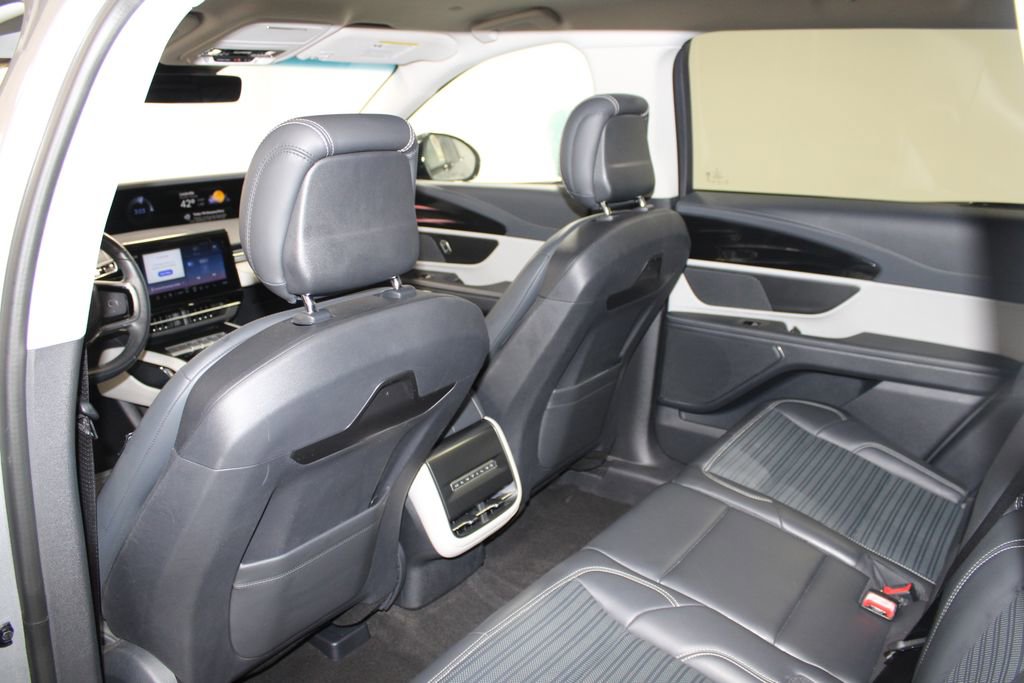 Used 2024 Lincoln Nautilus Reserve image 26