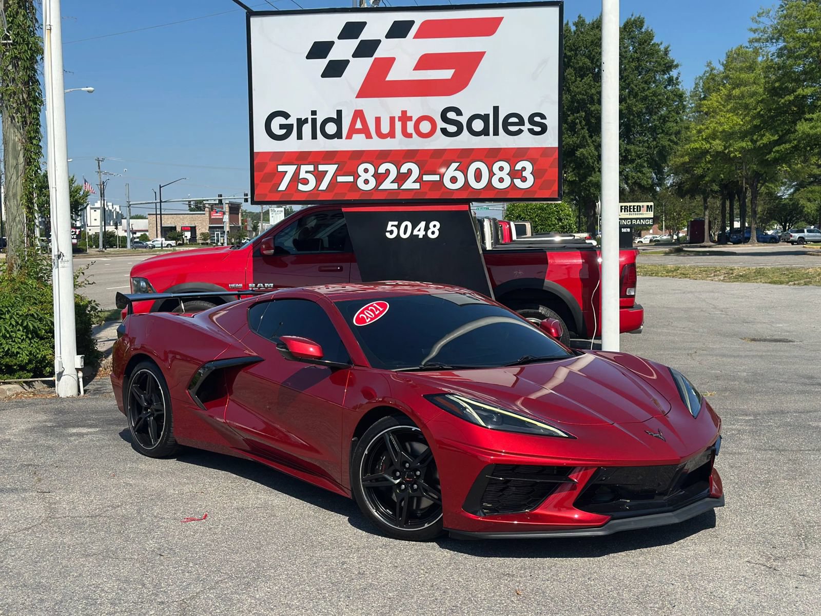 Used 2021 Chevrolet Corvette Stingray Preferred Cpe w/ Z51 Performance Package RWD image 1